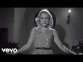 Capa da música Santa's Coming For Us, de Sia
