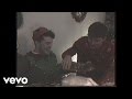 Capa da música So Close To Magic, de Aquilo