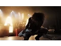 Capa da música Moving On, de Asking Alexandria