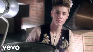 Capa da música Santa Claus Is Coming To Town, de Justin Bieber