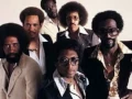 Capa da música The Commodores-Brick House, de Miranda Mivino